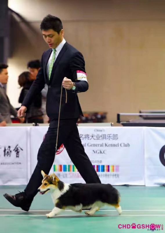 八月和帅哥哥比赛中.jpg
